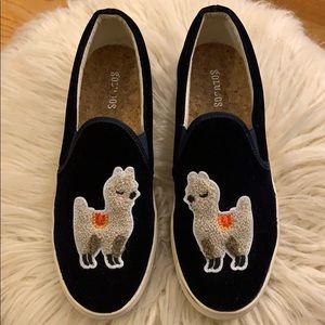Velvet Llama Slip-ons - SOLUDOS